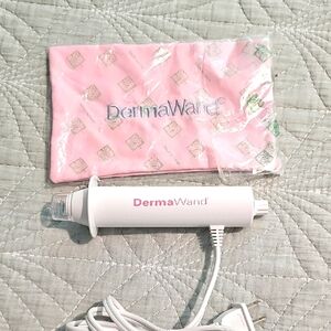 NWOT DermaWand Skincare Device with Pink Pouch